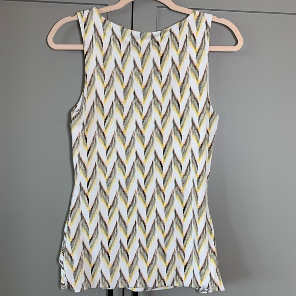 White House Black Market pattern tank - Picture 2 of 5